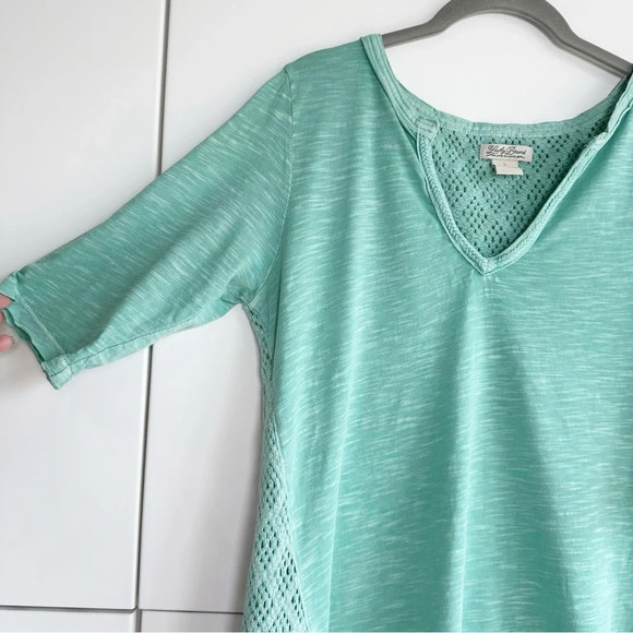 Lucky Brand Crochet Back T Shirt Green Short Sleeve V Neck Raw Hem Size Large - Picture 2 of 6